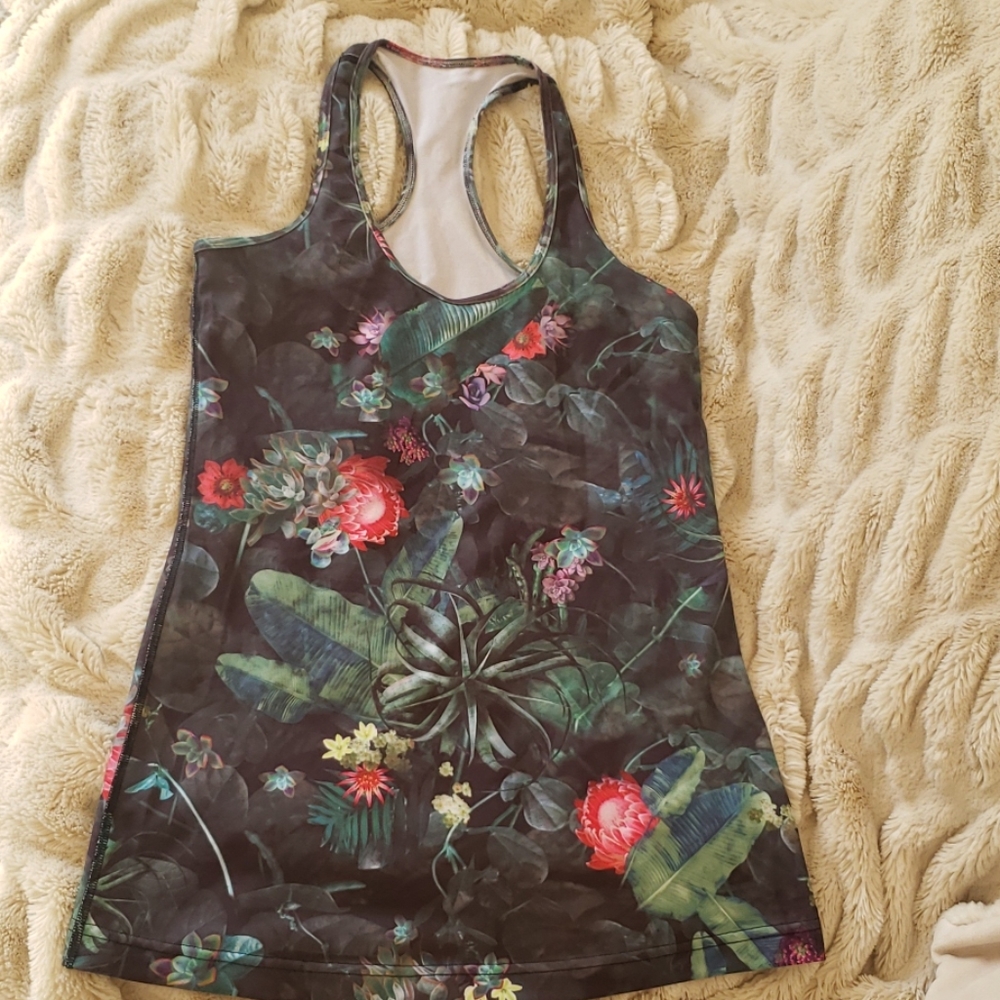 Lululemon wildflower tank